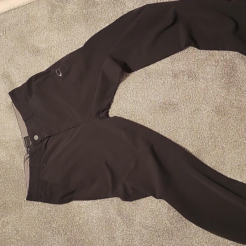 Men Oakley golf pants size 33 l 34